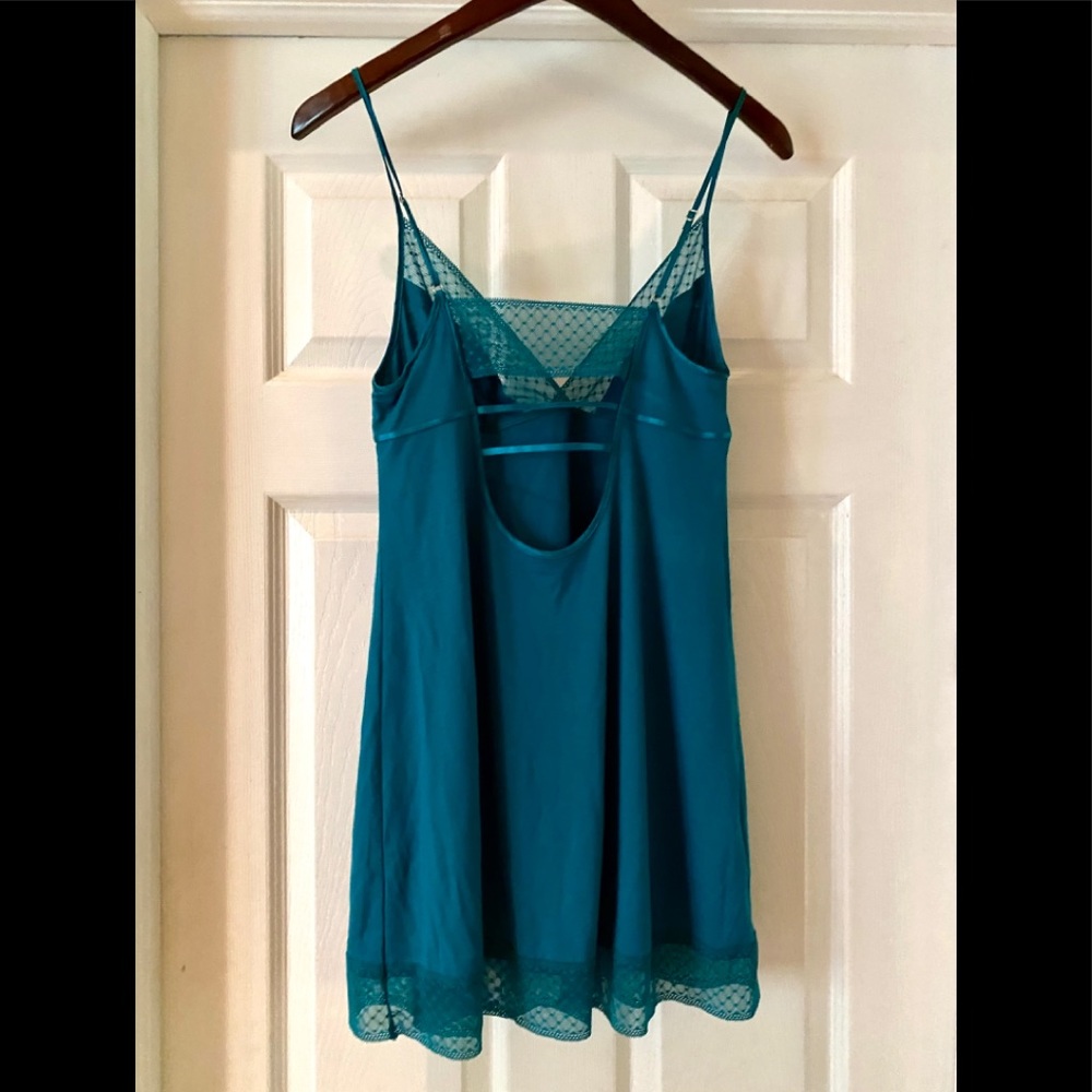 NEW VICTORIA’S SECRET SUPERSOFT LACE SLIP - Picture 2 of 8